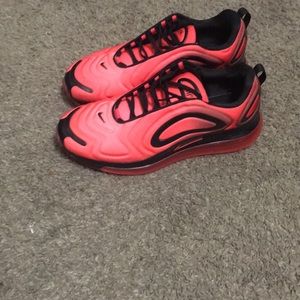 AirMax 720 (red)